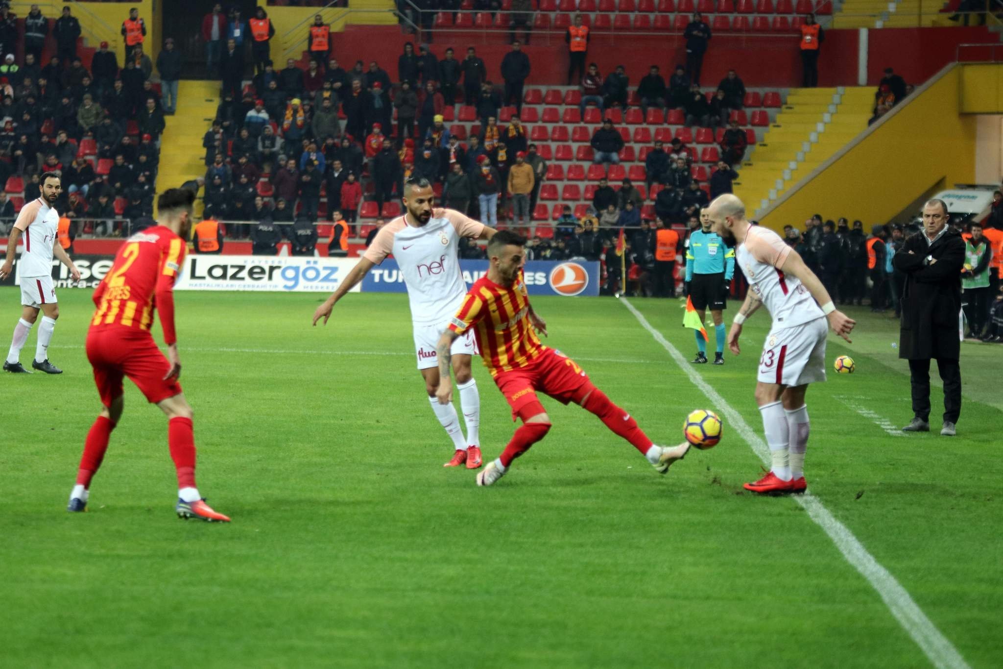 Kebapçı Selahattin maskesine müdahale!