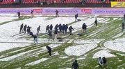 İsviçre Süper Ligi’nde taraftarlar kar temizledi!