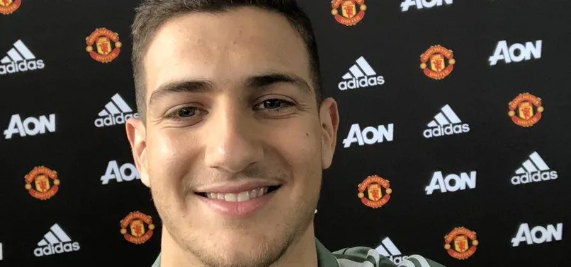 Manchester United'a 19 yaşında sağ bek