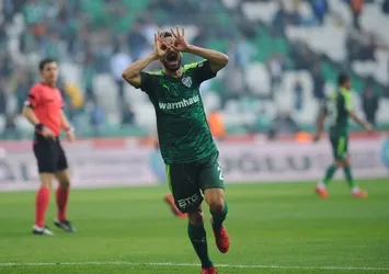 "Aziz Behich’e teklifler var"