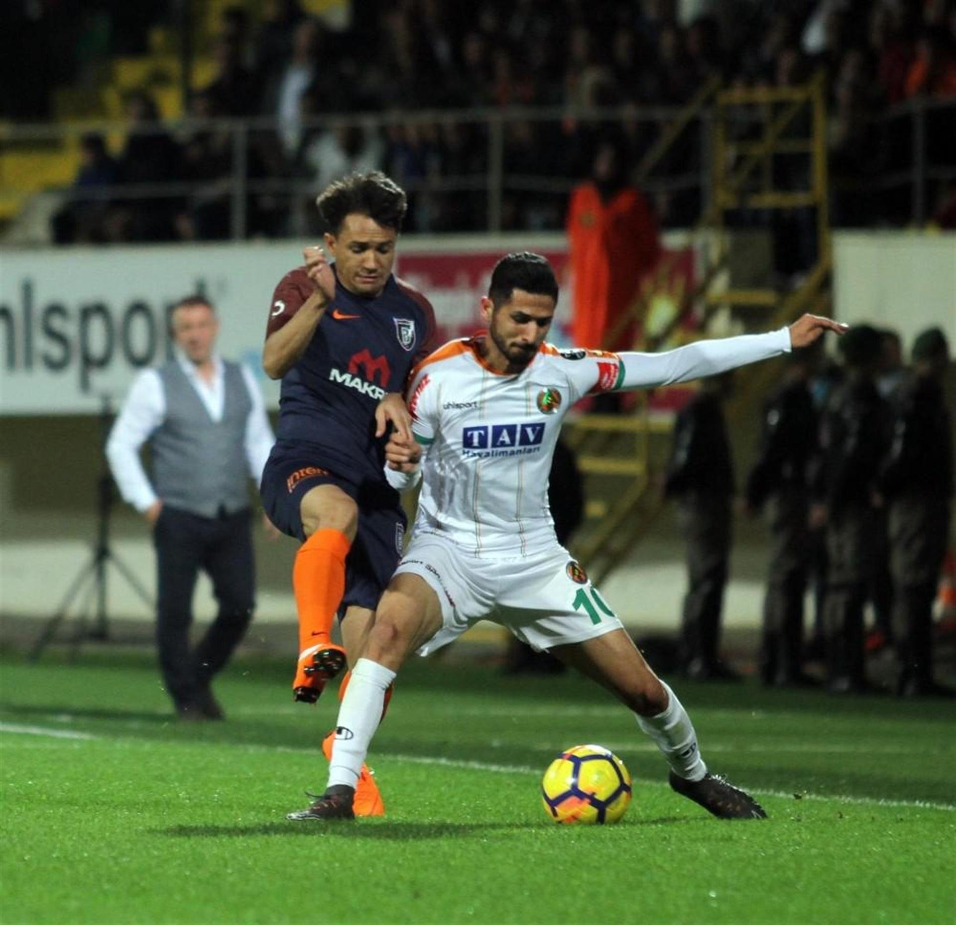 Mossoro özür diledi, sosyal medya yıkıldı!