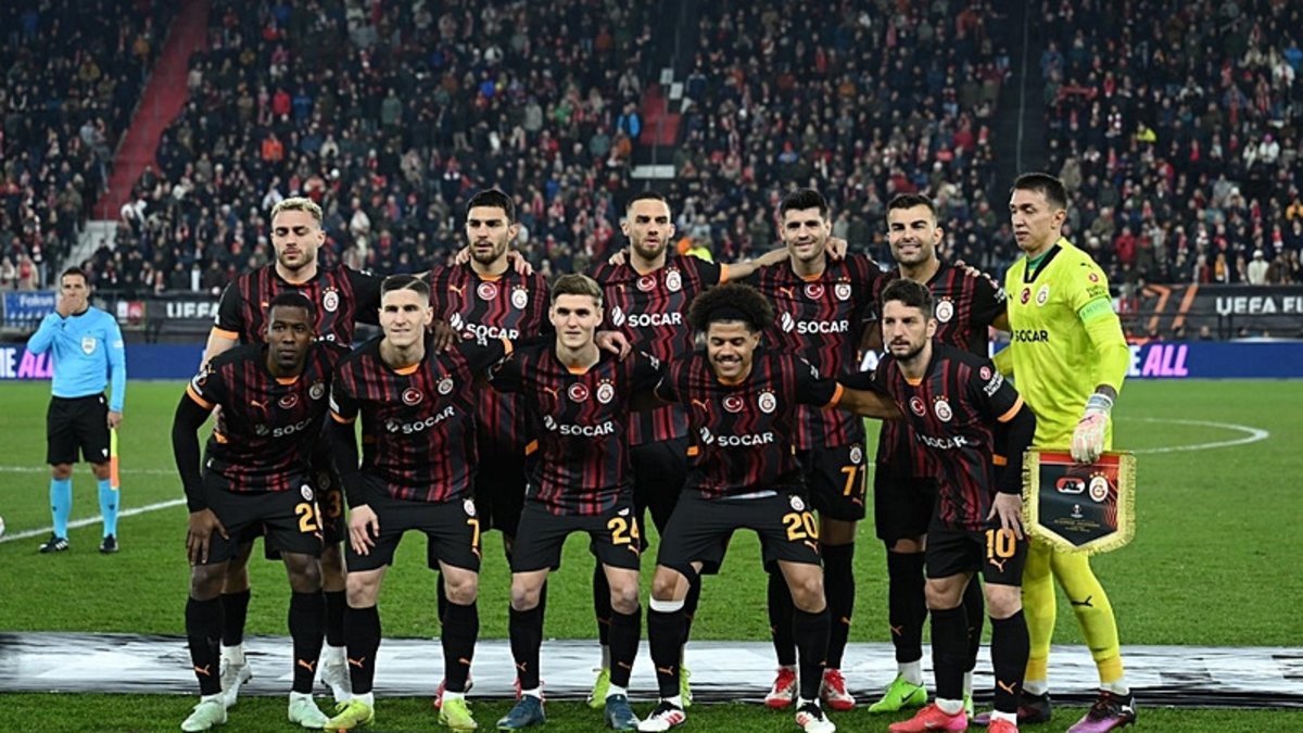 Spor yazarlarından AZ Alkmaar-Galatasaray maçı sonrası dikkat çeken sözler! Spor yazarlarından AZ Alkmaar-Galatasaray maçı sonrası dikkat çeken sözler!