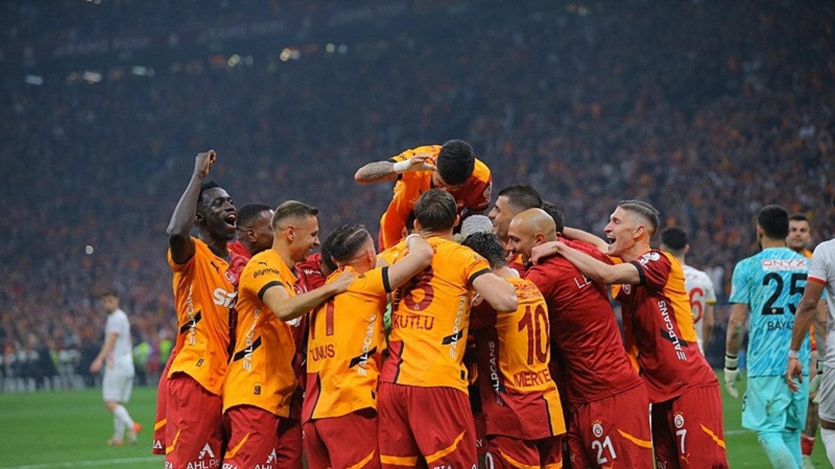 Galatasaray'a UEFA Şampiyonlar Ligi'nden dev gelir! Galatasaray'a UEFA Şampiyonlar Ligi'nden dev gelir!