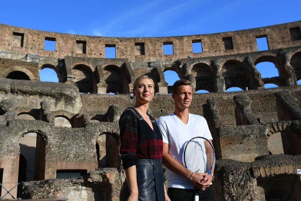 Sharapova, Kolezyum’u gezdi