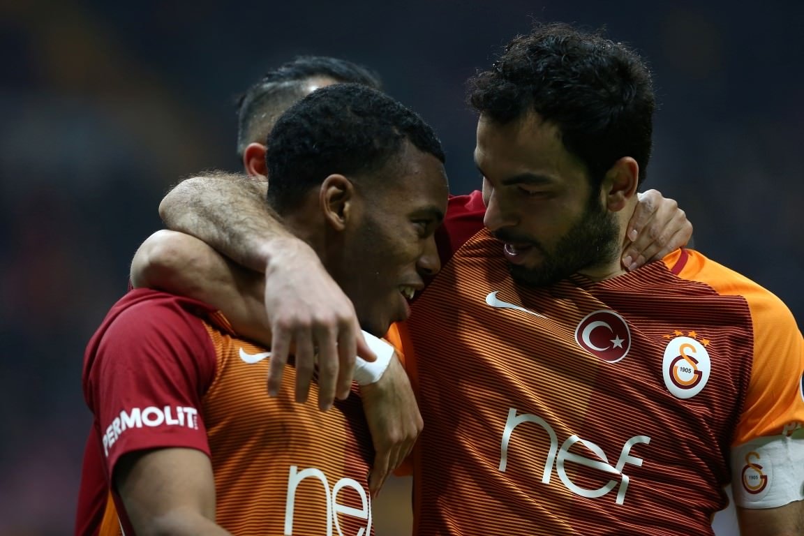 Xavi olacaktı yalan oldu!