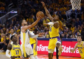 Warriors Lakers'i devirdi!