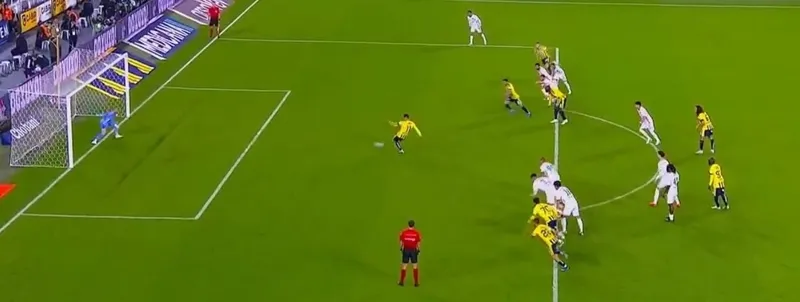Fenerbahçe-Alanyaspor maçında penaltı kararı! İşte o pozisyon - 3