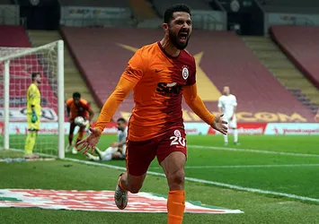 Galatasaray derbide hangi formayla sahada?