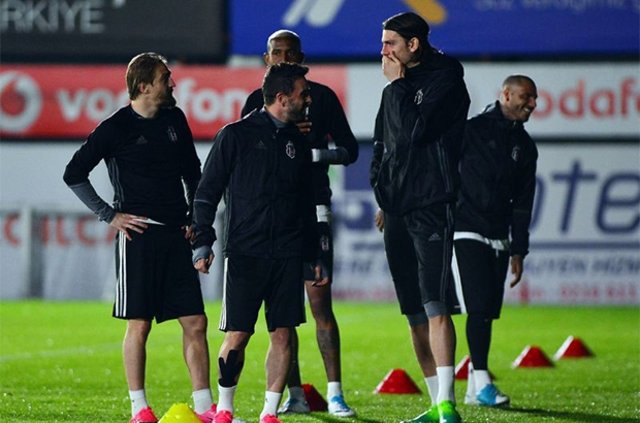 Beşiktaş bombayı patlatıyor