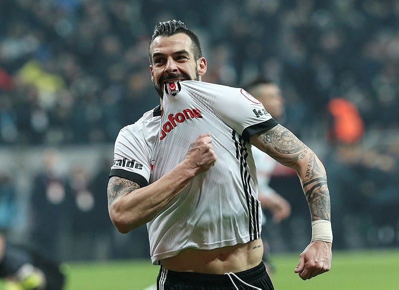 Fikret Orman ile Şenol Güneş Beşiktaş kampında toplantı yaptı