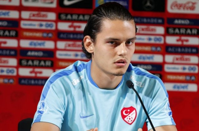 Galatasaray’ın yıldızından olay açıklama ’Koyu bir Beşiktaş taraftarıyım’