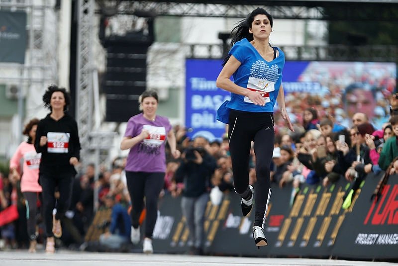 Antalya’da Yüksek Topuk Koşusu