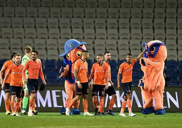 Başakşehir emin adımlarla ilerliyor