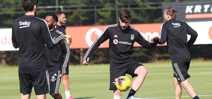 https://iaaspr.tmgrup.com.tr/dbcdde/806/378/0/19/705/350?u=https://iaspr.tmgrup.com.tr/2020/05/25/besiktas-kondisyon-ve-taktik-calisti-1590423698657.jpeg
