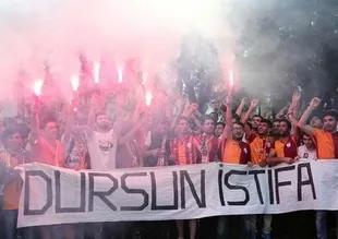 Galatasaray taraftarından Florya'da protesto