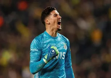 Altay kaleyi kapattı