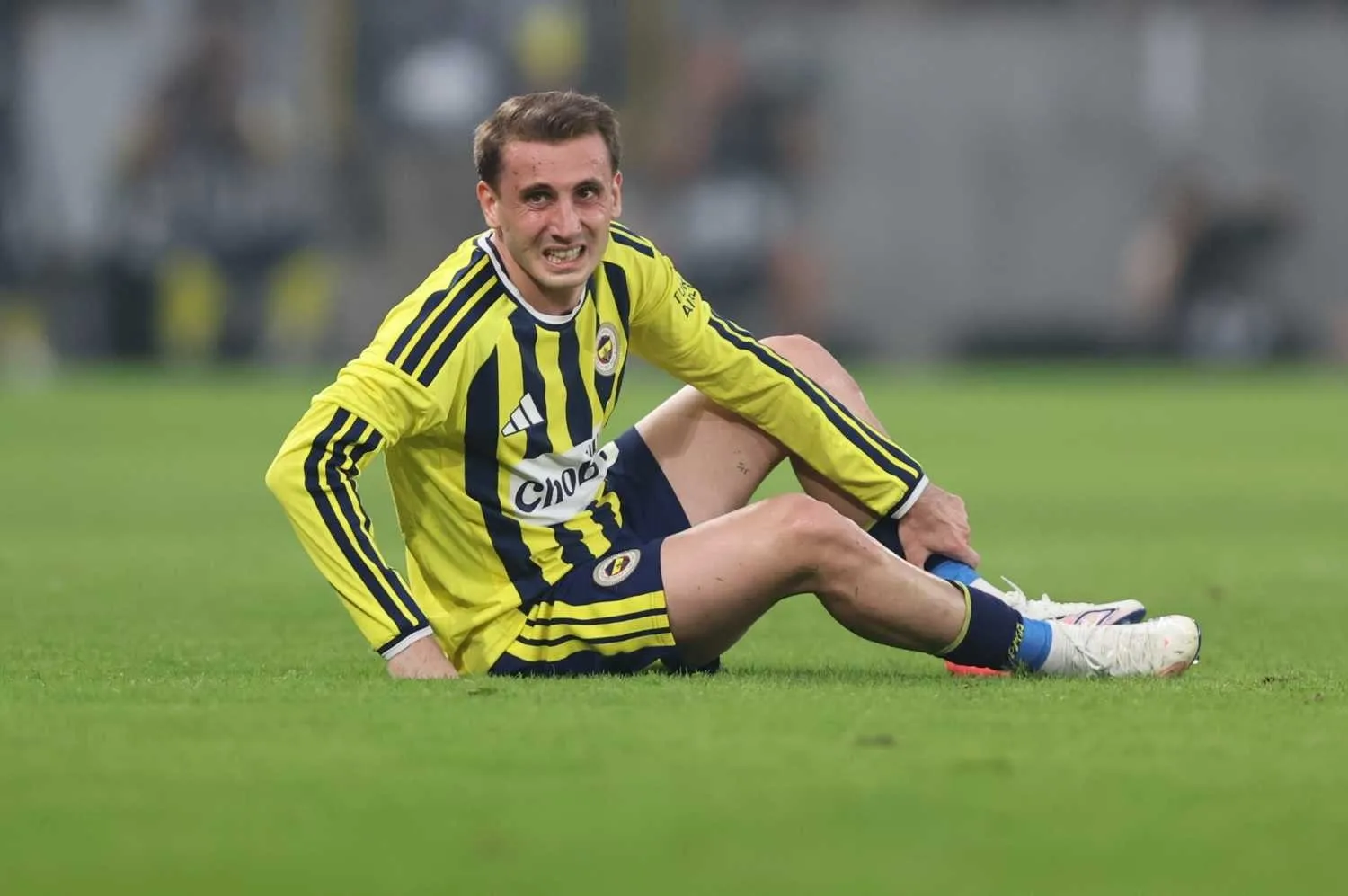 Kerem Aktürkoğlu ve Fenerbahçe taraftarı arasında gerginlik