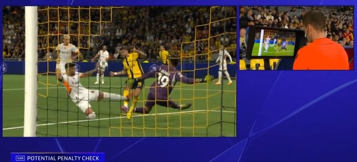 Young Boys - Galatasaray maçında hem penaltı gem kırmızı kart! - 1