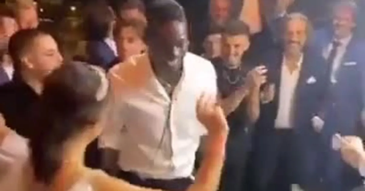 Balotelli'den çiftetelli şov