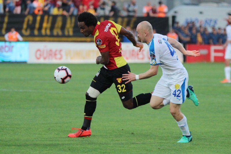 Göztepe - Ankaragücü maçından kareler