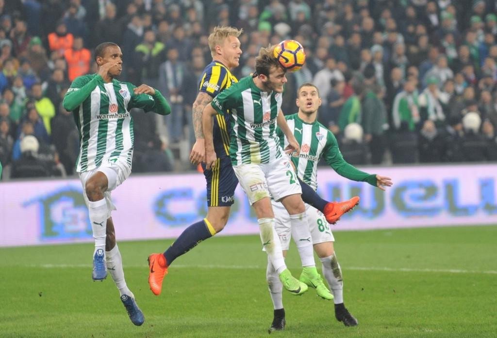 Bursaspor-Fenerbahçe karşılaşmasından kareler