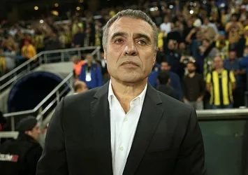 Ersun Yanal, gözünden operasyon geçirdi