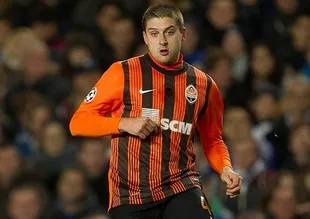 Beşiktaş Yaroslav Rakitskiy'nin peşinde