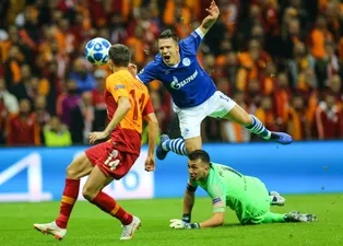 Kritik pozisyon! Schalke penaltı bekledi...