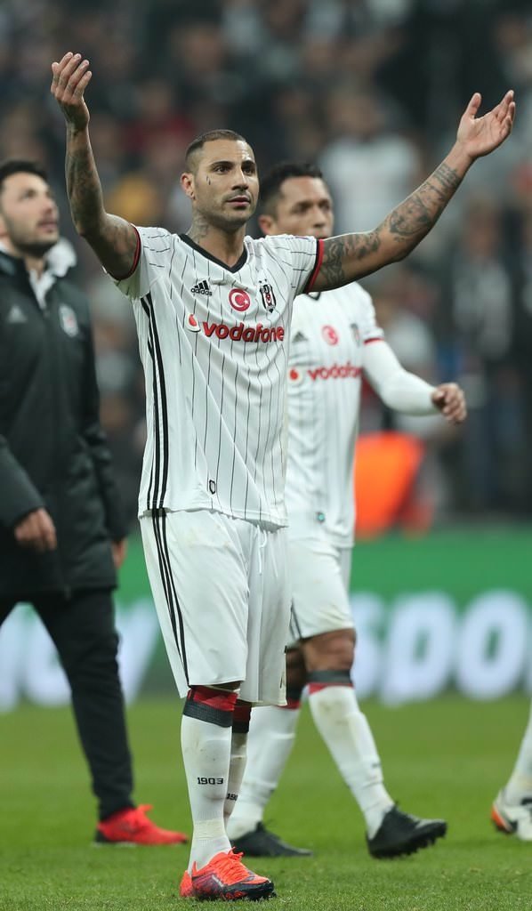 Beşiktaş-Benfica mücadelesinden kareler