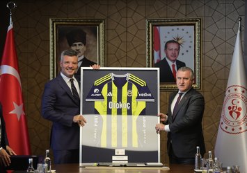 Bakan Bak, F.Bahçe yönetimini kabul etti!