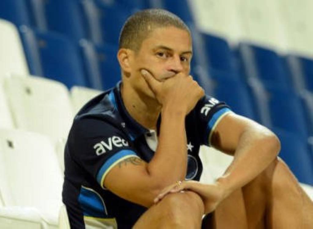 Alex de Souza ağzını fena bozdu!