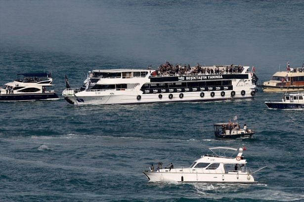 Şampiyon Beşiktaş kupasına kavuştu!