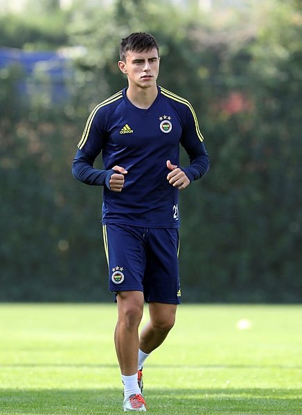 Ünlü futbolcuların boyları