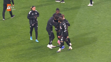 Beşiktaş'ta Junior Olaitan gözyaşlarına hakim olamadı! İşte o anlar