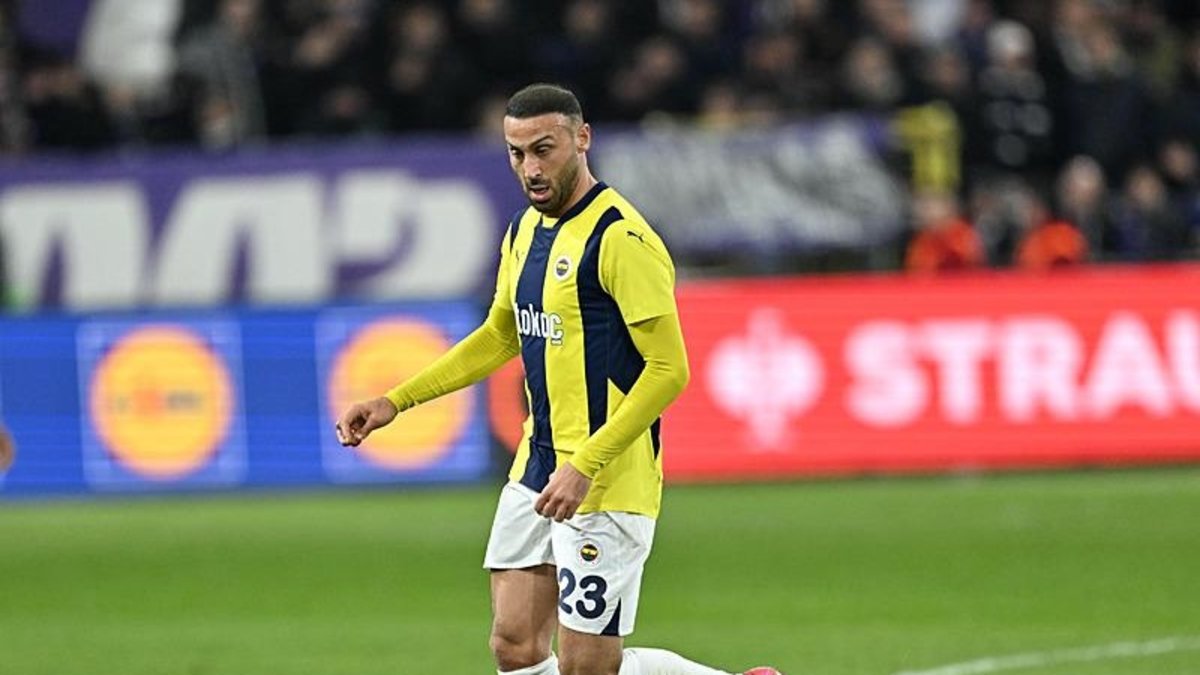 TRANSFER HABERLERİ | Fenerbahçe'de Cenk Tosun'a flaş talip! Yeni rotası herkese sürpriz oldu TRANSFER HABERLERİ | Fenerbahçe'de Cenk Tosun'a flaş talip! Yeni rotası herkese sürpriz oldu