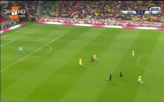 Akhisar direğe takıldı
