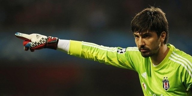 Eldivenler yine Tolga’nın