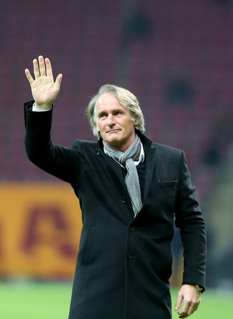 Wesley Sneijder hocasının kirasını ödemiş