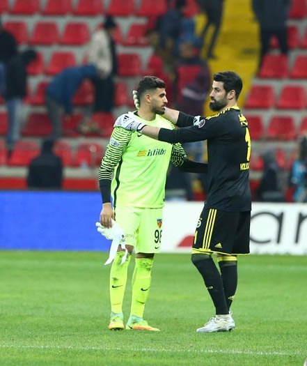 Kayserispor’un genç kalecisi Vedat’ın hüzünlü gecesi...