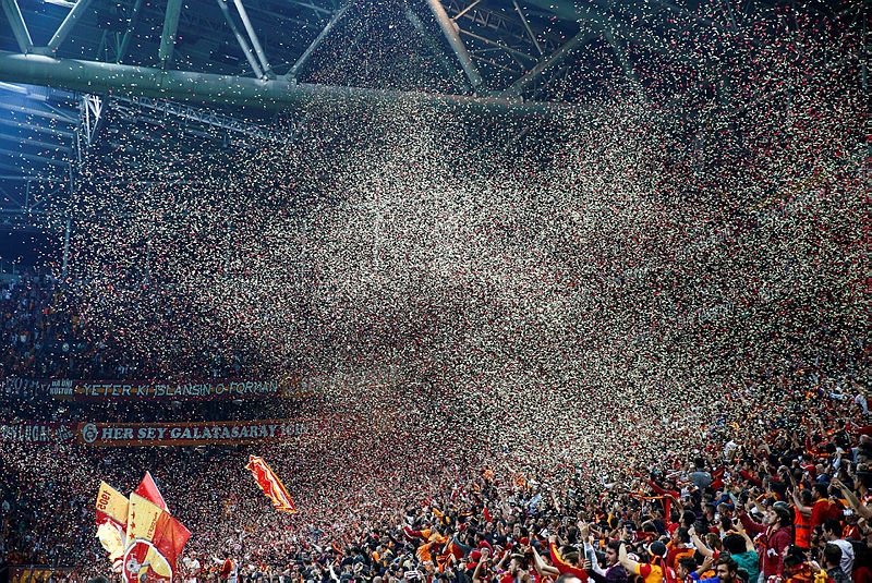 Galatasaray derbide para bastı