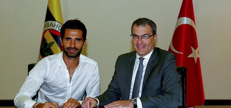 Fenerbahçe'de Alper Potuk imzayı attı