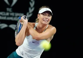 Sharapova, Çağla Büyükakçay'ı yendi
