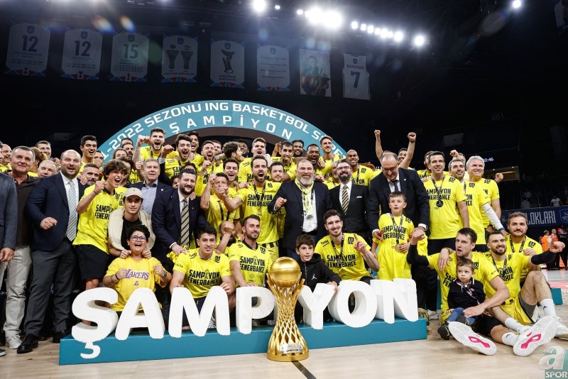 Fenerbahçe Beko şampiyonluk kupasını aldı! İşte o anlar...