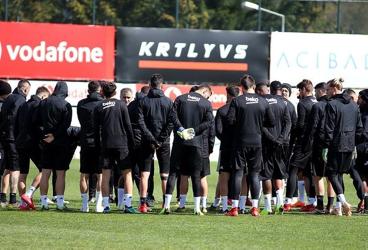 Fenerbahçe menajerlere para saçtı!