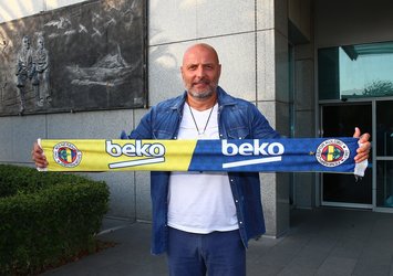 Fenerbahçe'nin yeni başantrenörü İstanbul'a geldi!