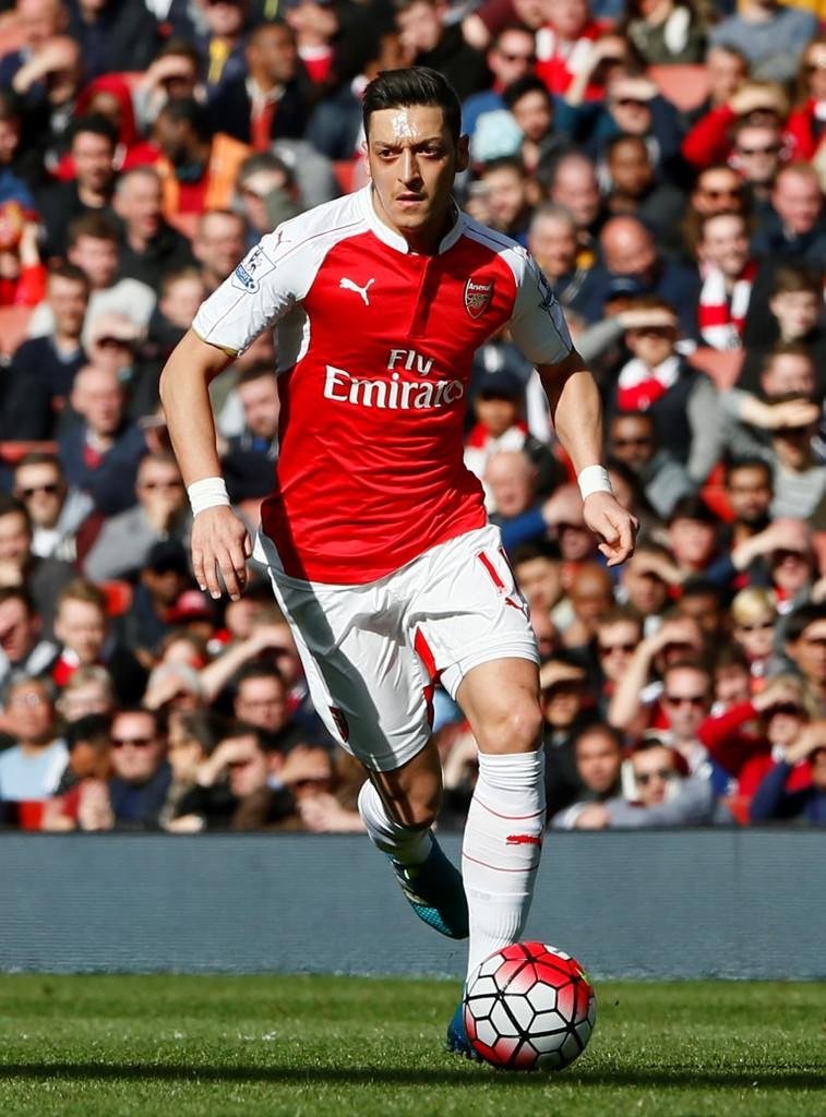 Arsenal’da yılın futbolcusu Mesut Özil