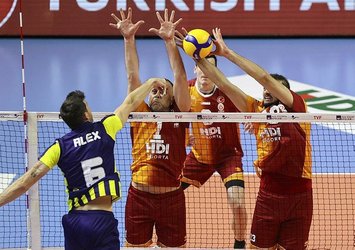 Voleybol derbisinde Aslan kazandı!