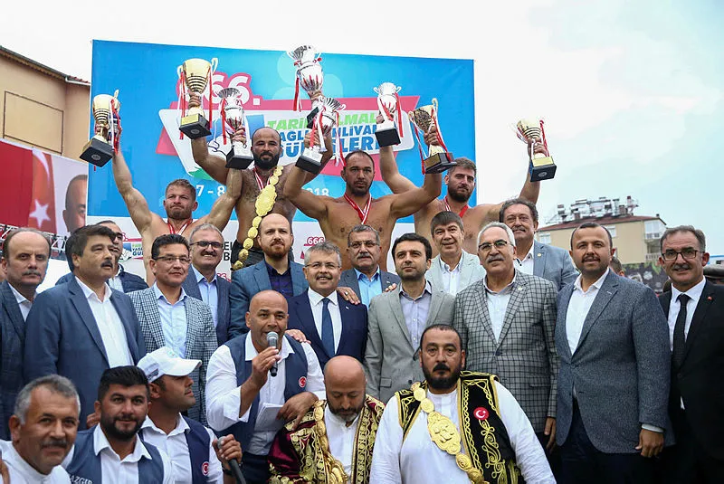 666'ncı Elmalı Yağlı Pehlivan Güreşleri'nde Orhan Okulu tarih yazdı - 1