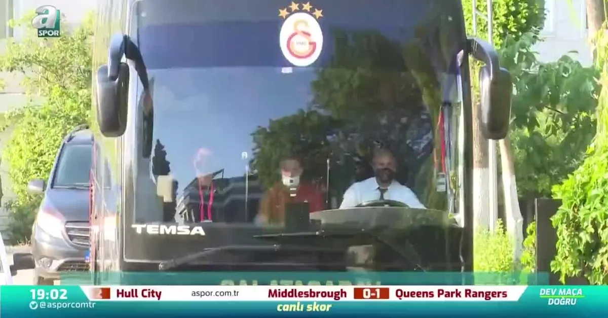 Galatasaray kafilesi stada hareket etti