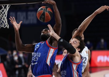 Anadolu Efes'in oynayacağı 2 maçın tarihleri değişti